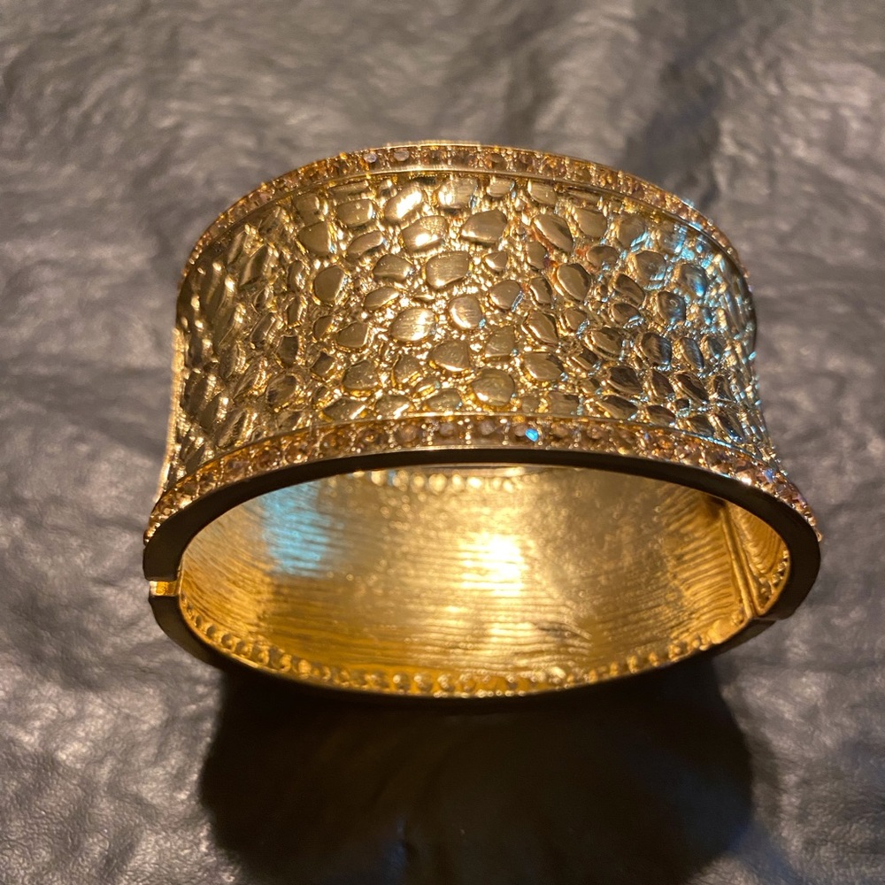 Like New HSN IMAN Hammered Gold Tone hinged  Cuff Bracelet